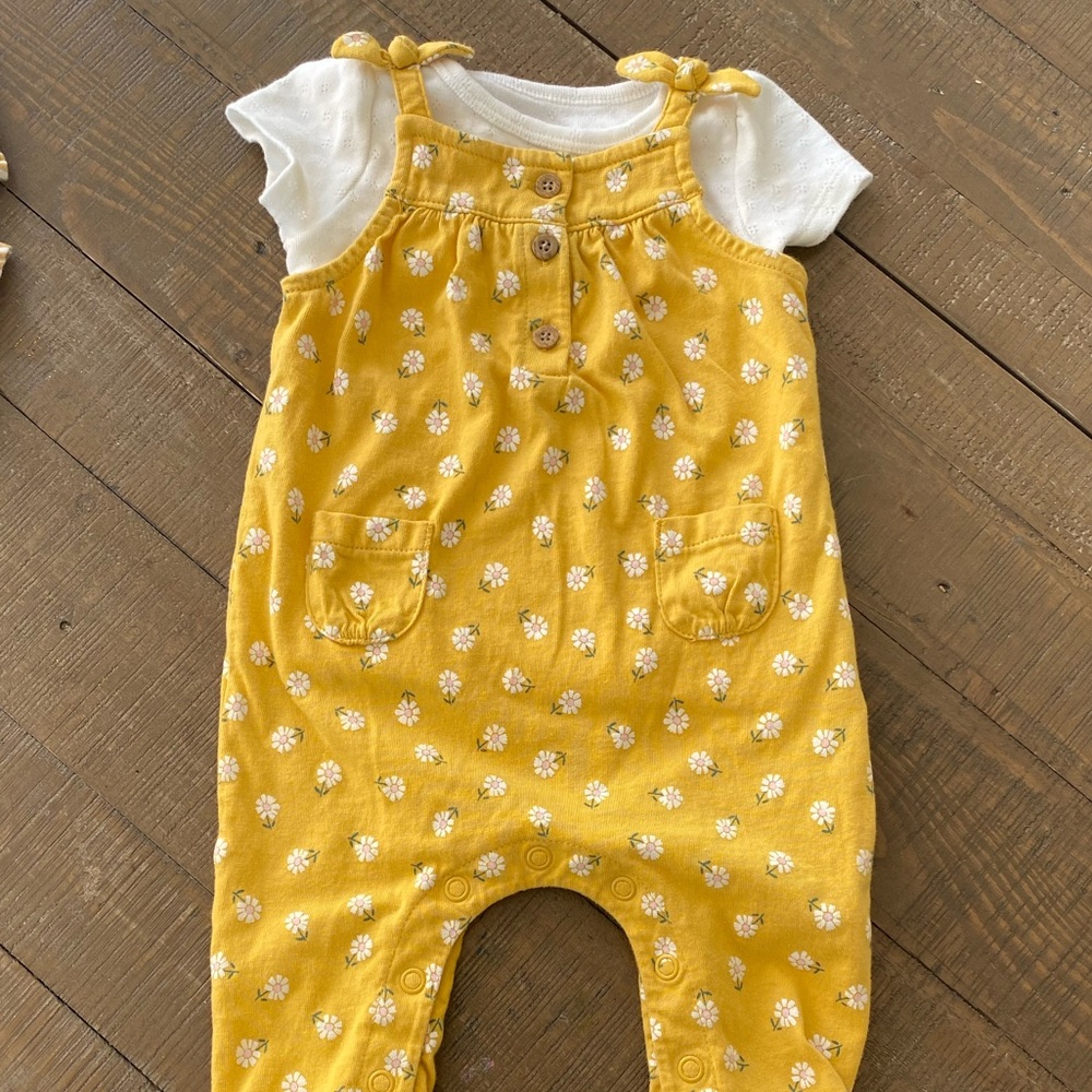 Carter’s spring bundle - Picture 6 of 7